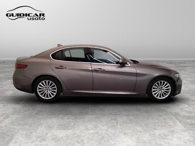 GuidiCar - ALFA ROMEO Giulia 2016 Giulia 2.2 t Super 180cv Usato